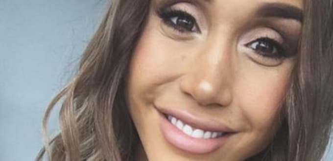 This Woman’s Baby Bump Snaps Have Gone Viral This Woman’s Baby Bump Snaps Have Gone Viral