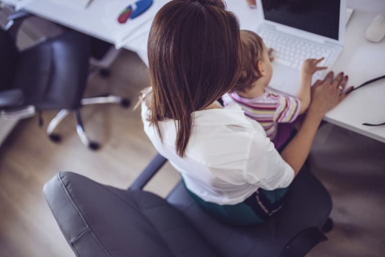 4 Mum-Friendly Office Trends We Pray Will Catch On In Ireland Soon 4 Mum-Friendly Office Trends We Pray Will Catch On In Ireland Soon