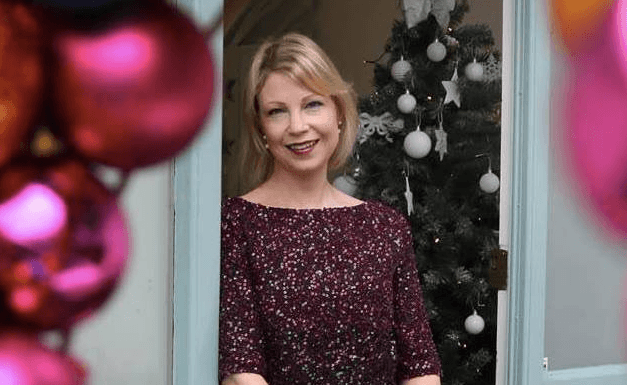 Emma Hannigan’s ‘Letters To My Daughters’ reaches no.1 in book charts