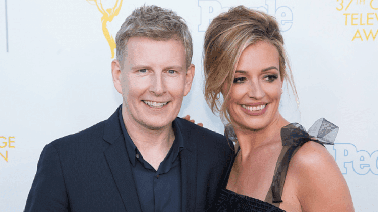 Pregnant Cat Deeley looks incredible as she poses ahead of her due date Pregnant Cat Deeley looks incredible as she poses ahead of her due date