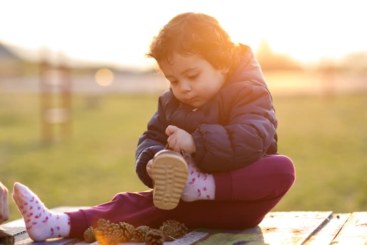 Parents are loving this training toy that easily teaches kids to tie their shoes in minutes
