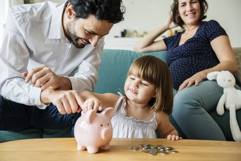Family and finance: 10 ways setting a personal budget will reduce your stress and save you money Family and finance: 10 ways setting a personal budget will reduce your stress and save you money