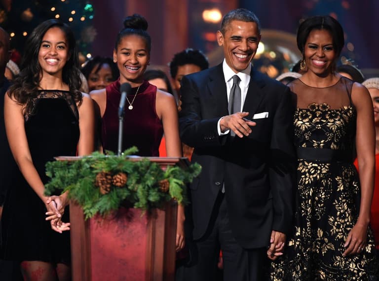 Michelle Obama has just shared her official family photo for Thanksgiving