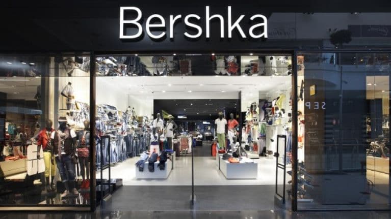 The winter coat of our dreams has landed at Bershka and it comes in three different colours