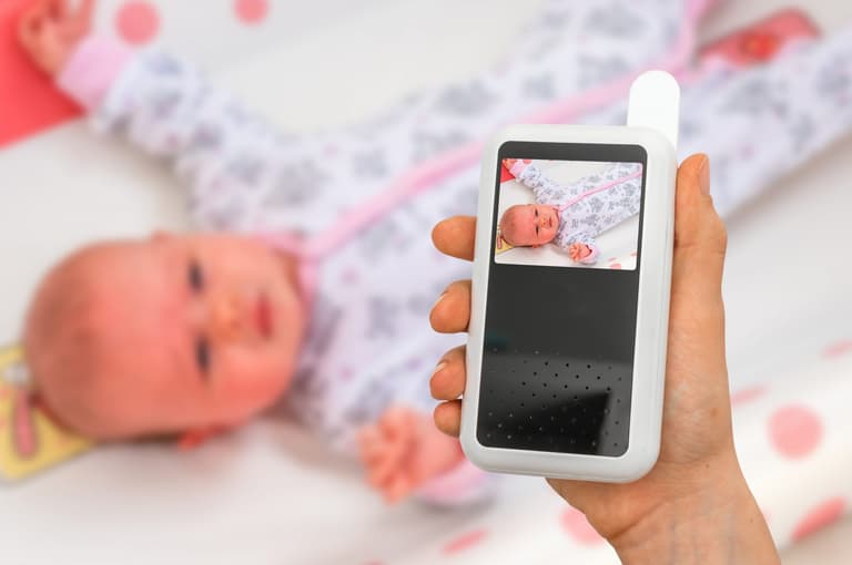 Survey finds that dads will check baby monitors more than mothers will Survey finds that dads will check baby monitors more than mothers will
