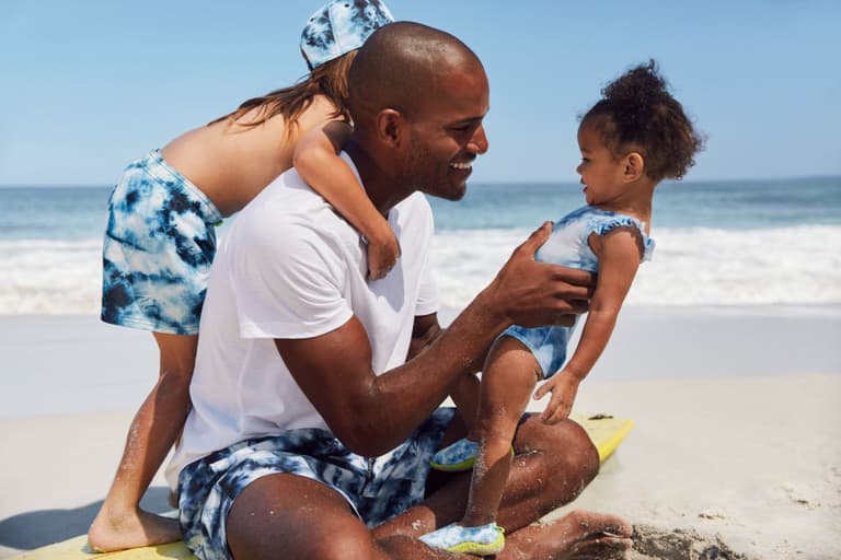Twinning: H&M has a new collection of matching swimwear for the whole family Twinning: H&M has a new collection of matching swimwear for the whole family