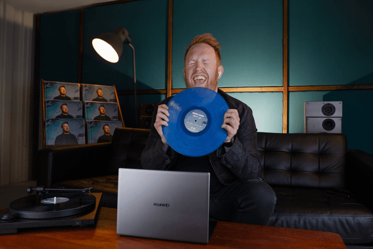 Gavin James will play virtual concert this Friday to raise funds for stage crew Gavin James will play virtual concert this Friday to raise funds for stage crew