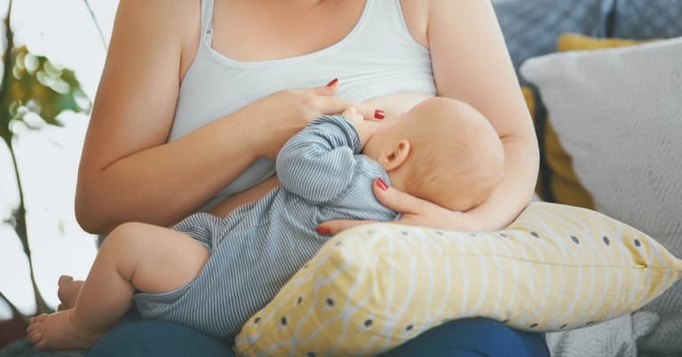 Mum discovers breast cancer through breastfeeding her son Mum discovers breast cancer through breastfeeding her son