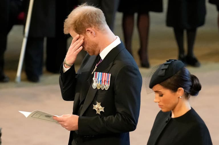 Prince Harry told about Queen’s death five minutes before public announcement Prince Harry told about Queen’s death five minutes before public announcement