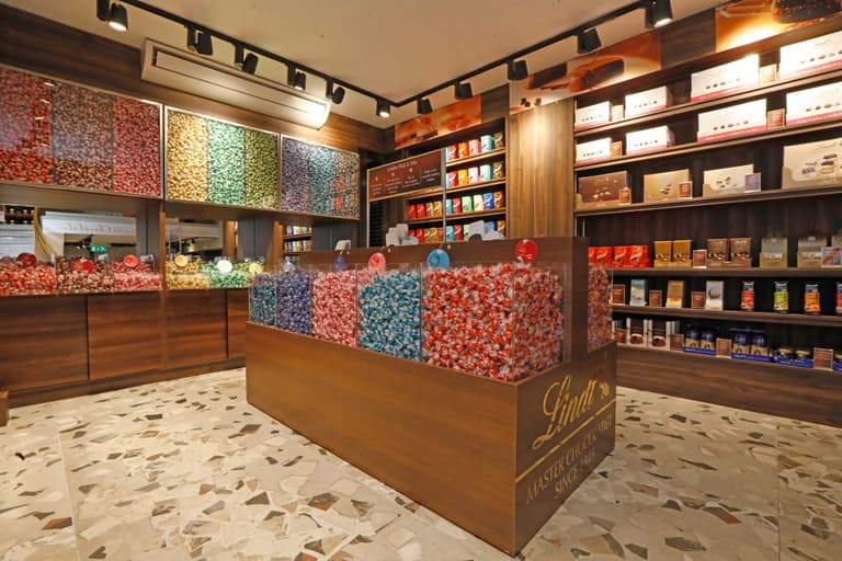 Lindt is giving away FREE chocolate in Dublin city tomorrow Lindt is giving away FREE chocolate in Dublin city tomorrow