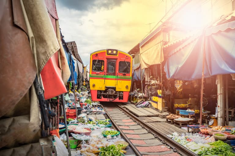 Irish tourist dies after falling from moving train in Thailand Irish tourist dies after falling from moving train in Thailand