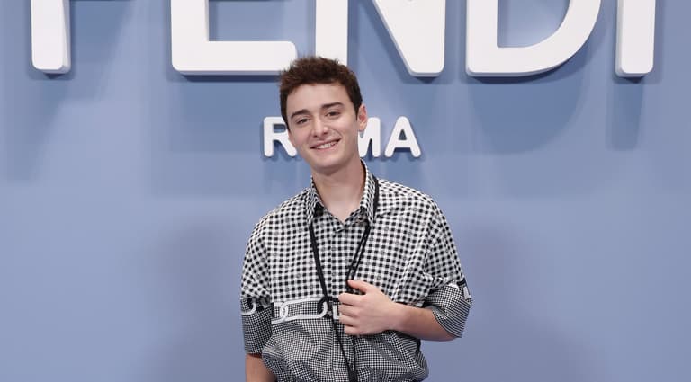 Stranger Things star Noah Schnapp comes out as gay in the most Gen Z way Stranger Things star Noah Schnapp comes out as gay in the most Gen Z way