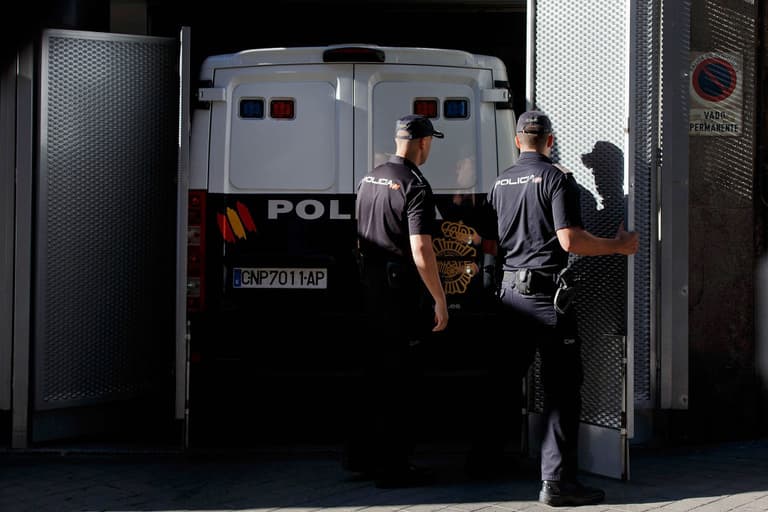 Irish mum arrested after reportedly abandoning her little girl during ‘drunken holiday’