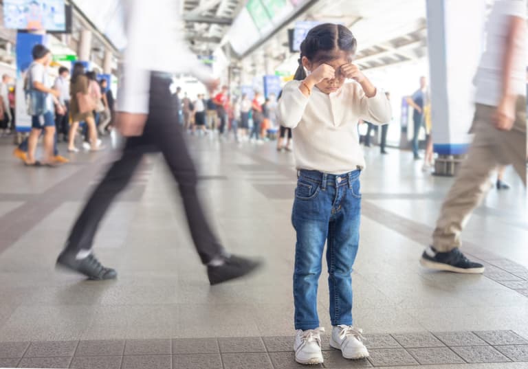 Mum finds lost child in 60-seconds with easy parenting hack Mum finds lost child in 60-seconds with easy parenting hack