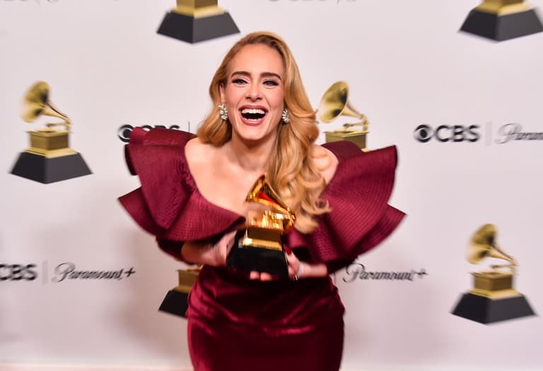 Adele breaks down in tears after helping couple with their gender reveal Adele breaks down in tears after helping couple with their gender reveal