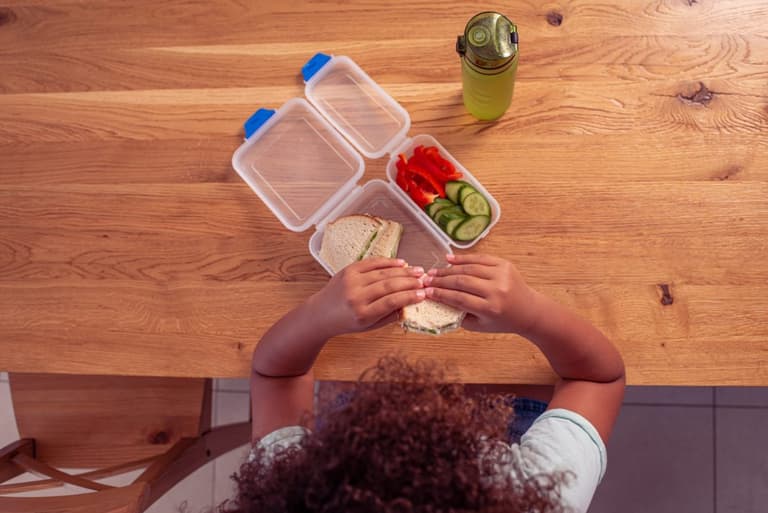 How to encourage your child to eat their lunch at school