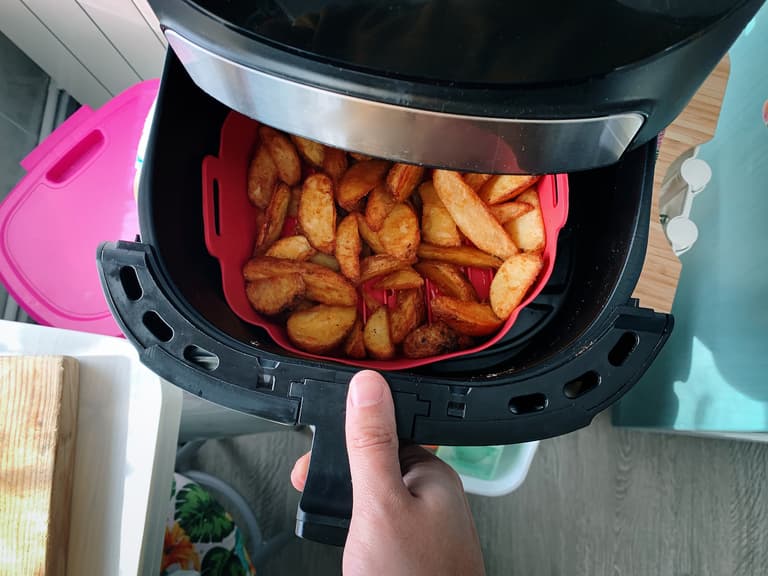 Dunnes Stores selling discounted air fryers and they’re going to be swiped up Dunnes Stores selling discounted air fryers and they’re going to be swiped up