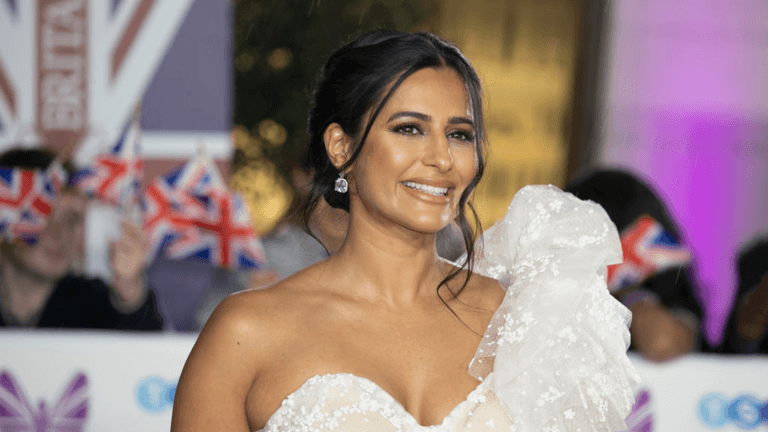Corrie actress Sair Khan announces her pregnancy Corrie actress Sair Khan announces her pregnancy