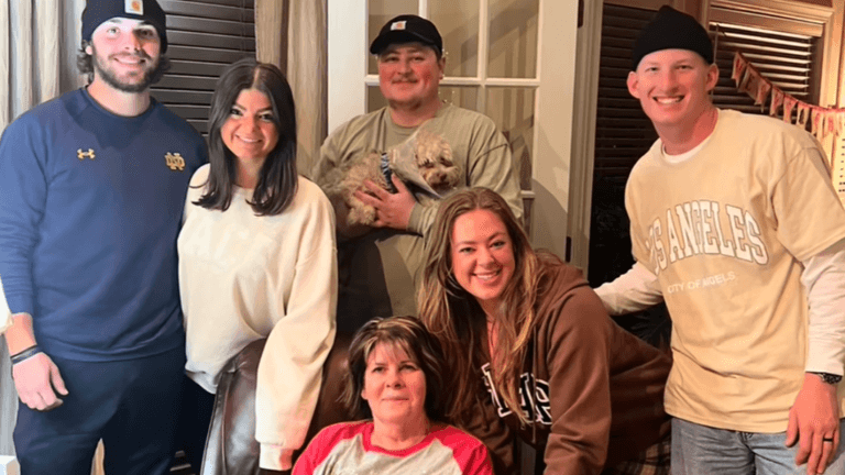 Adorable new trend sees grandkids surprise grandparents with sleepovers Adorable new trend sees grandkids surprise grandparents with sleepovers