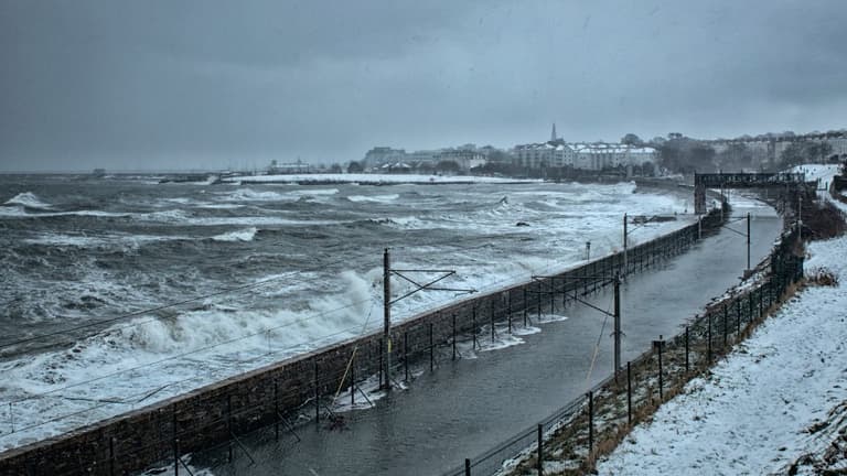 Met Éireann confirms exact date 72 hours of rain and cyclonic winds will hit
