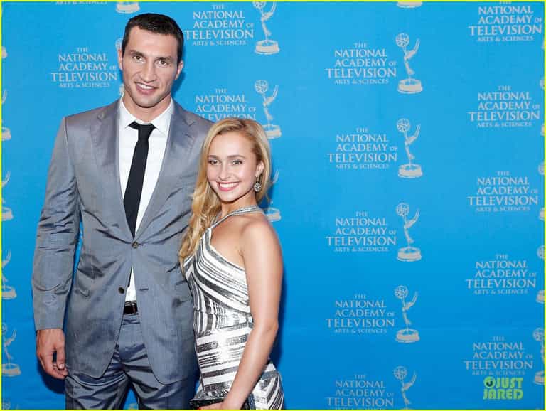 Hayden Panettiere reveals pictures of her new baby Hayden Panettiere reveals pictures of her new baby