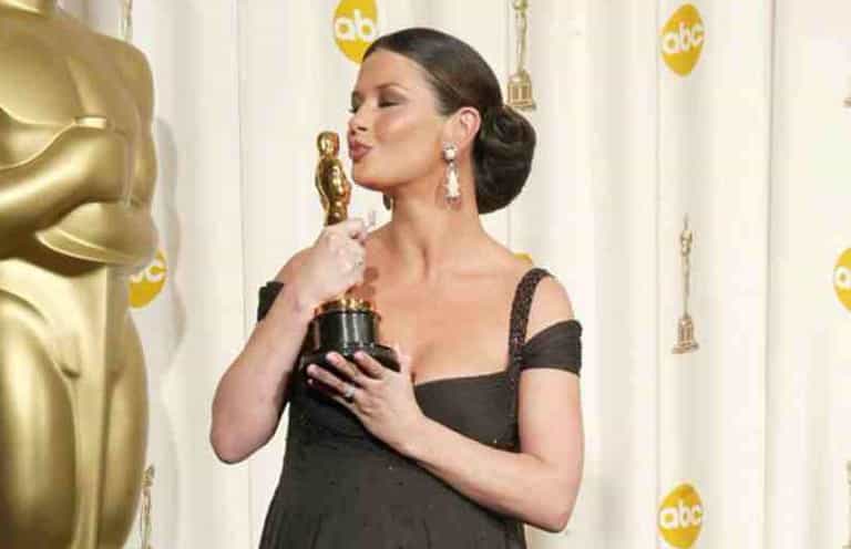 WATCH: Catherine Zeta Jones performing 8 months pregnant at 2003 Oscars WATCH: Catherine Zeta Jones performing 8 months pregnant at 2003 Oscars