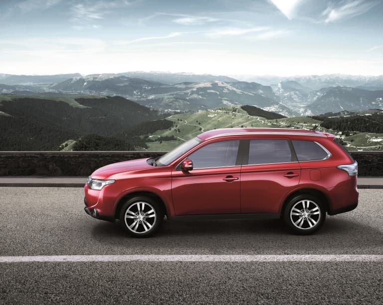 Motor Mouth: HerFamily.ie Editor Sive O’Brien test drives the new Mitsubishi Outlander Motor Mouth: HerFamily.ie Editor Sive O’Brien test drives the new Mitsubishi Outlander