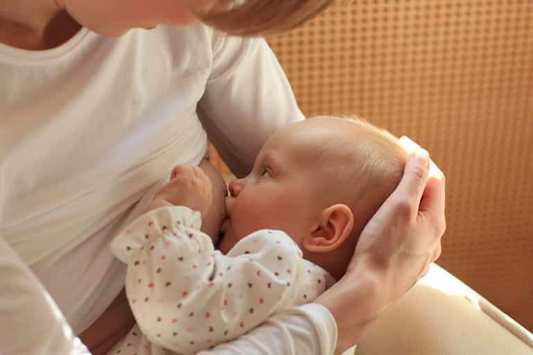 Breastfeeding? Get these 10 one-handed super-snacks into your kitchen, fast Breastfeeding? Get these 10 one-handed super-snacks into your kitchen, fast