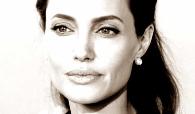 ‘This is a part of life. It is nothing to be feared’ Angelina Jolie has ovaries removed after cancer scare ‘This is a part of life. It is nothing to be feared’ Angelina Jolie has ovaries removed after cancer scare