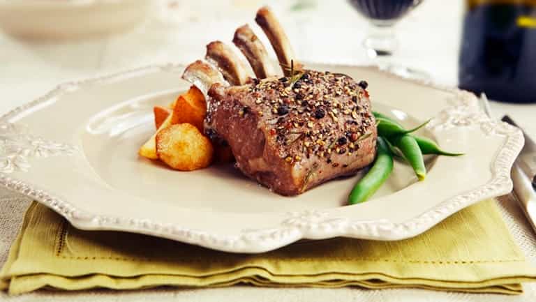 Easter Sunday feast: spring lamb with potato gratin and red wine sauce Easter Sunday feast: spring lamb with potato gratin and red wine sauce
