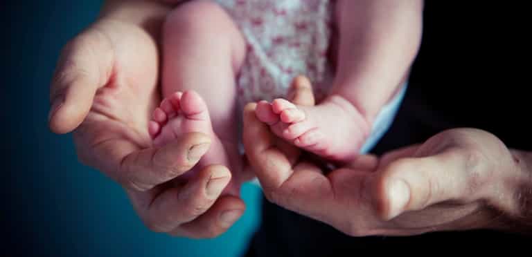 Dream boss Richard Branson offers Dads a FULL YEAR of paid paternity leave Dream boss Richard Branson offers Dads a FULL YEAR of paid paternity leave