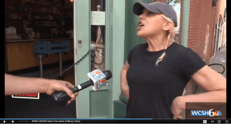 Restaurant owner screaming at child divides the Internet Restaurant owner screaming at child divides the Internet