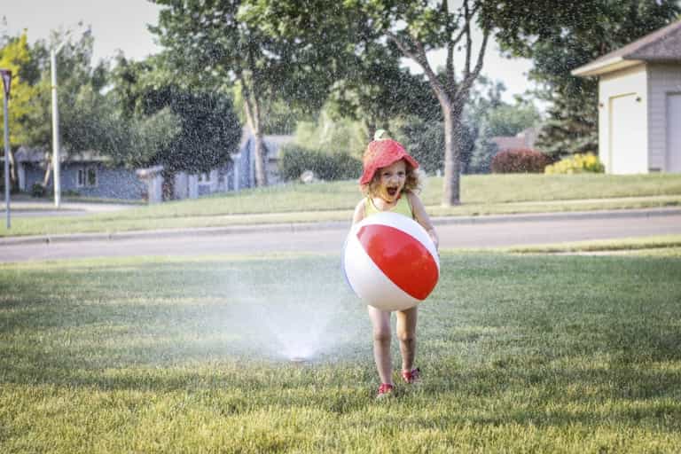 DIY back garden sprinkler: A mini water park in 3 EASY steps DIY back garden sprinkler: A mini water park in 3 EASY steps