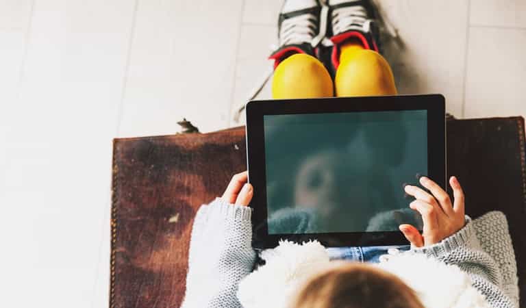 Half of parents dependent on ‘nanny tablet’ during long journeys Half of parents dependent on ‘nanny tablet’ during long journeys