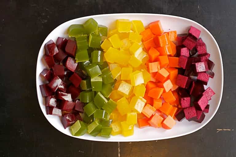 This rainbow of homemade gummy snacks is PACKED with nutrients This rainbow of homemade gummy snacks is PACKED with nutrients