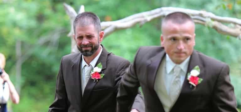 Dad and stepdad stop daughter’s wedding for a very special reason Dad and stepdad stop daughter’s wedding for a very special reason