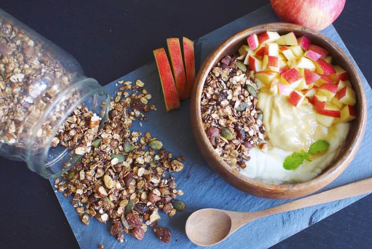 Say hello to the delicious chocolate granola that will brighten up your mornings Say hello to the delicious chocolate granola that will brighten up your mornings