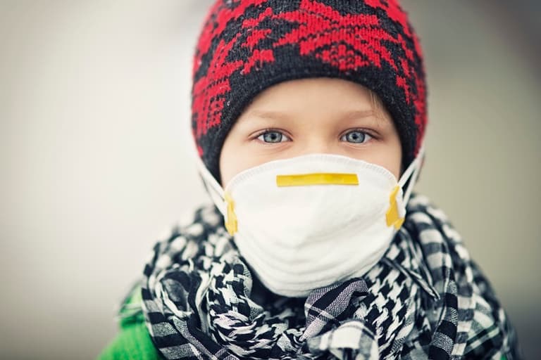 Air pollution ‘stunts growth in children’s lungs’ Air pollution ‘stunts growth in children’s lungs’