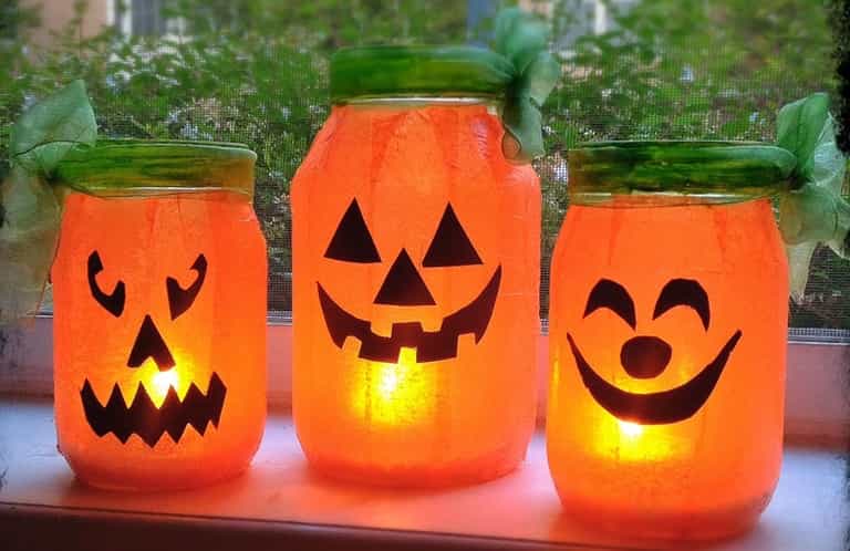 Cute and simple pumpkin lanterns. No carving required Cute and simple pumpkin lanterns. No carving required