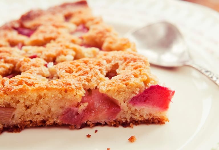 Recipe: Easy Rhubarb and Raspberry Cake Recipe: Easy Rhubarb and Raspberry Cake