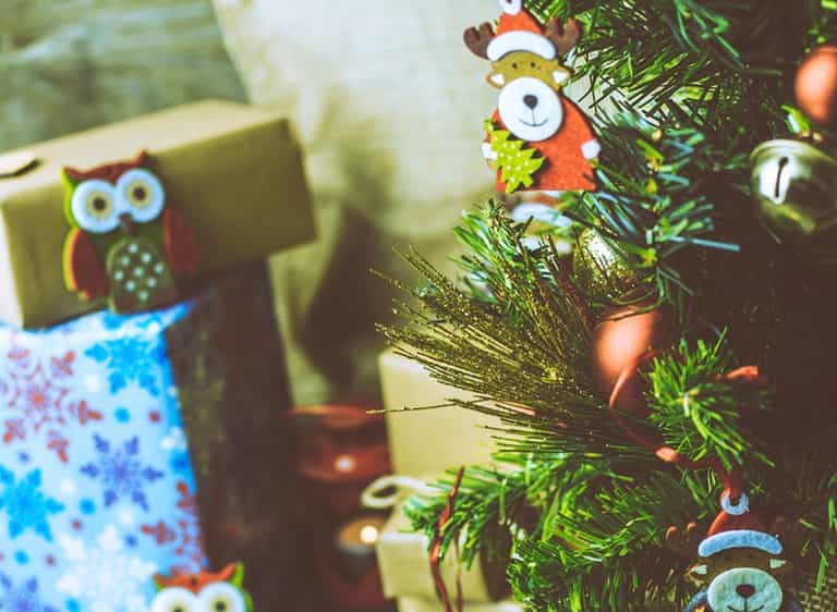 WATCH: Kids open huge Christmas gift to find… DADDY! WATCH: Kids open huge Christmas gift to find… DADDY!