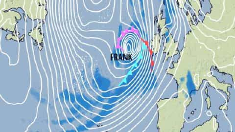 Gardaí warn against non-essential travel as Storm Frank makes landfall Gardaí warn against non-essential travel as Storm Frank makes landfall