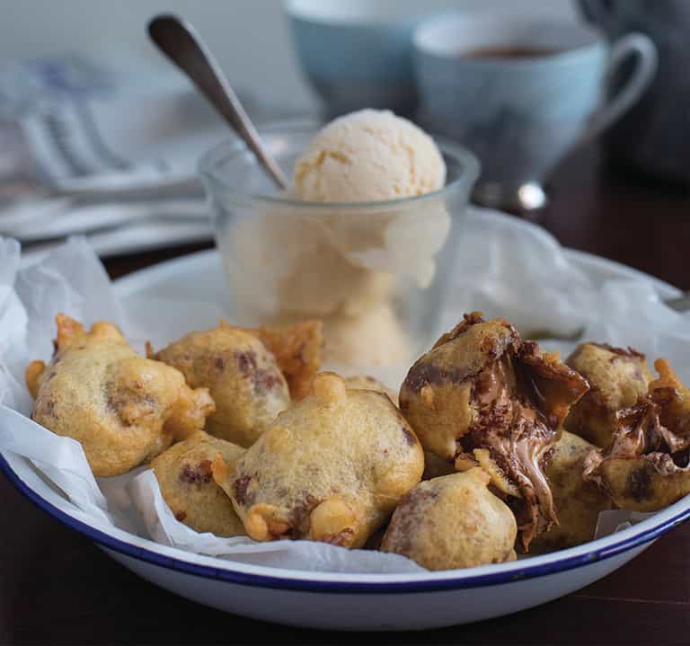 These INCREDIBLE Deep Fried Mars Bars Are Dangerously Easy To Make These INCREDIBLE Deep Fried Mars Bars Are Dangerously Easy To Make