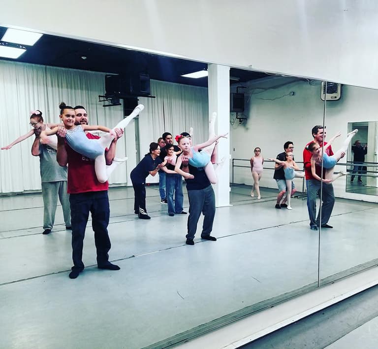 WATCH: This daddy-daughter ballet class is the sweetest thing you’ll see this week WATCH: This daddy-daughter ballet class is the sweetest thing you’ll see this week