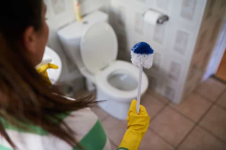 New invention aims to make cleaning toilets “considerably less disgusting” New invention aims to make cleaning toilets “considerably less disgusting”