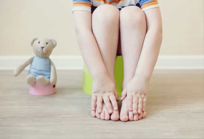 Toilet-training toddler boys and girls: the same… but also very different Toilet-training toddler boys and girls: the same… but also very different