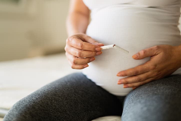 Pregnant women who smoke risk harming their children well into their teens Pregnant women who smoke risk harming their children well into their teens