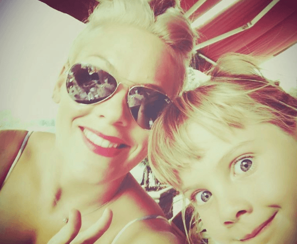 ‘Fly your own flag’ – Pink’s daughter Willow shows off new shaved hair-do ‘Fly your own flag’ – Pink’s daughter Willow shows off new shaved hair-do