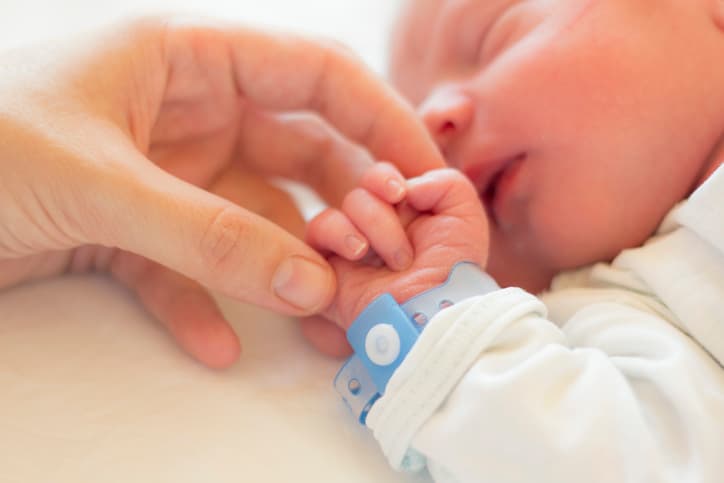 Your baby’s ‘leftover’ cells stay inside you for decades after pregnancy, which is kind of lovely Your baby’s ‘leftover’ cells stay inside you for decades after pregnancy, which is kind of lovely