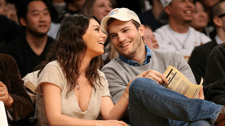 Ashton Kutcher and Mila Kunis finally wash their kids and it’s hilarious Ashton Kutcher and Mila Kunis finally wash their kids and it’s hilarious
